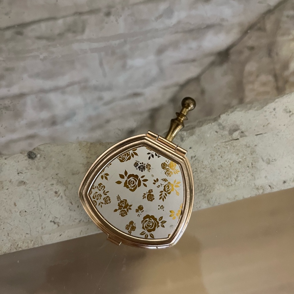 Gold and White Floral Compact Ashtray/Smoke Case and Mirror